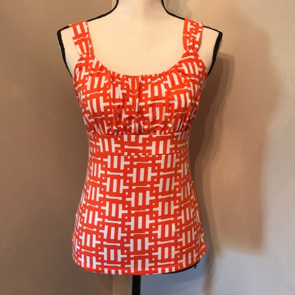 Ann Taylor Tops - 🦋 Like new, fitted Ann Taylor top.